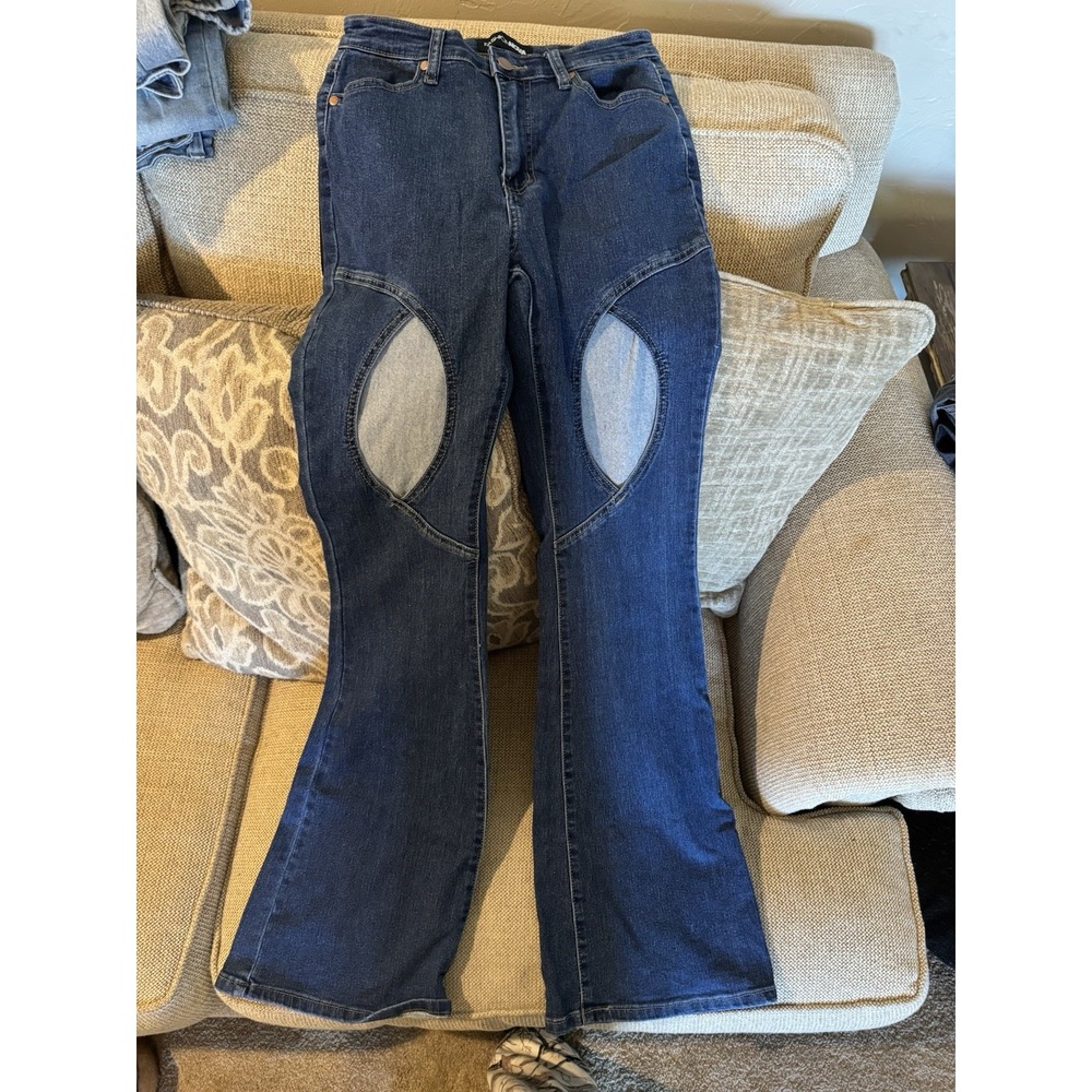 Fashion nova womens cut out jeans size 7